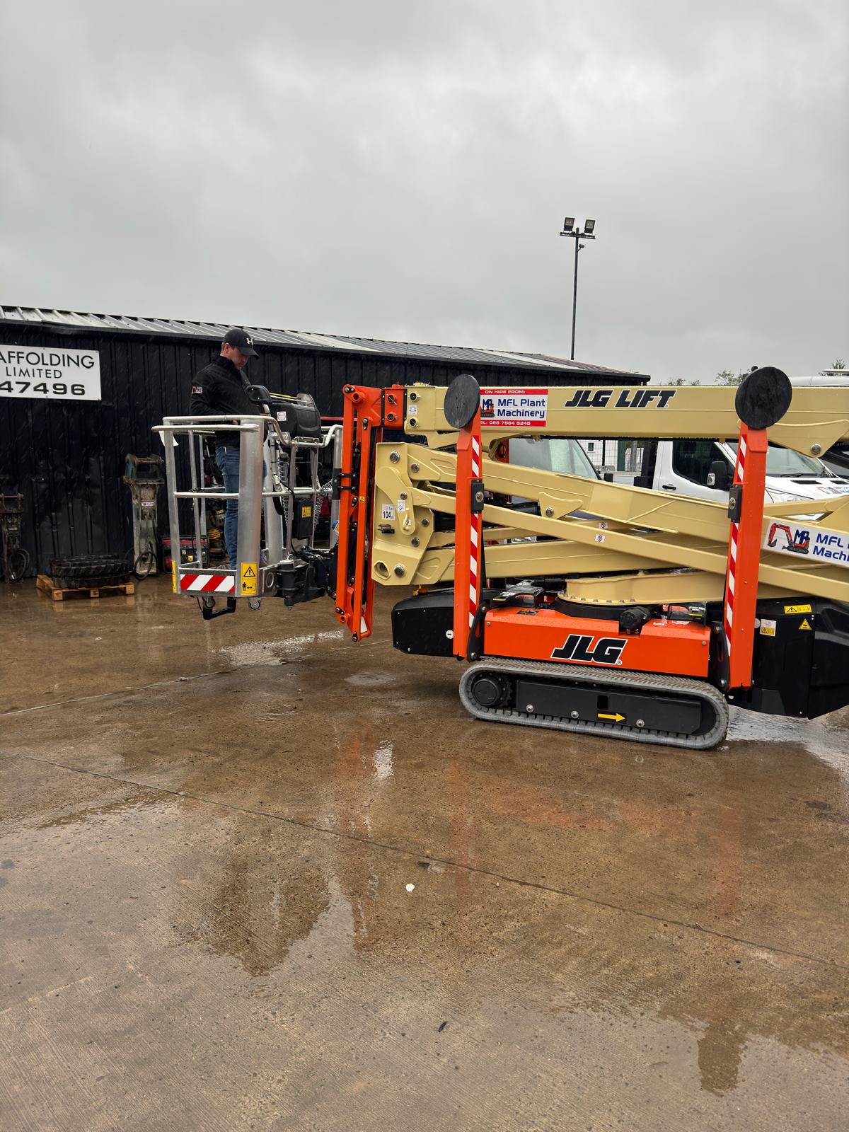 Articulating Boom Lifts