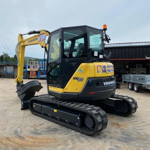 8T+ Digger Hire